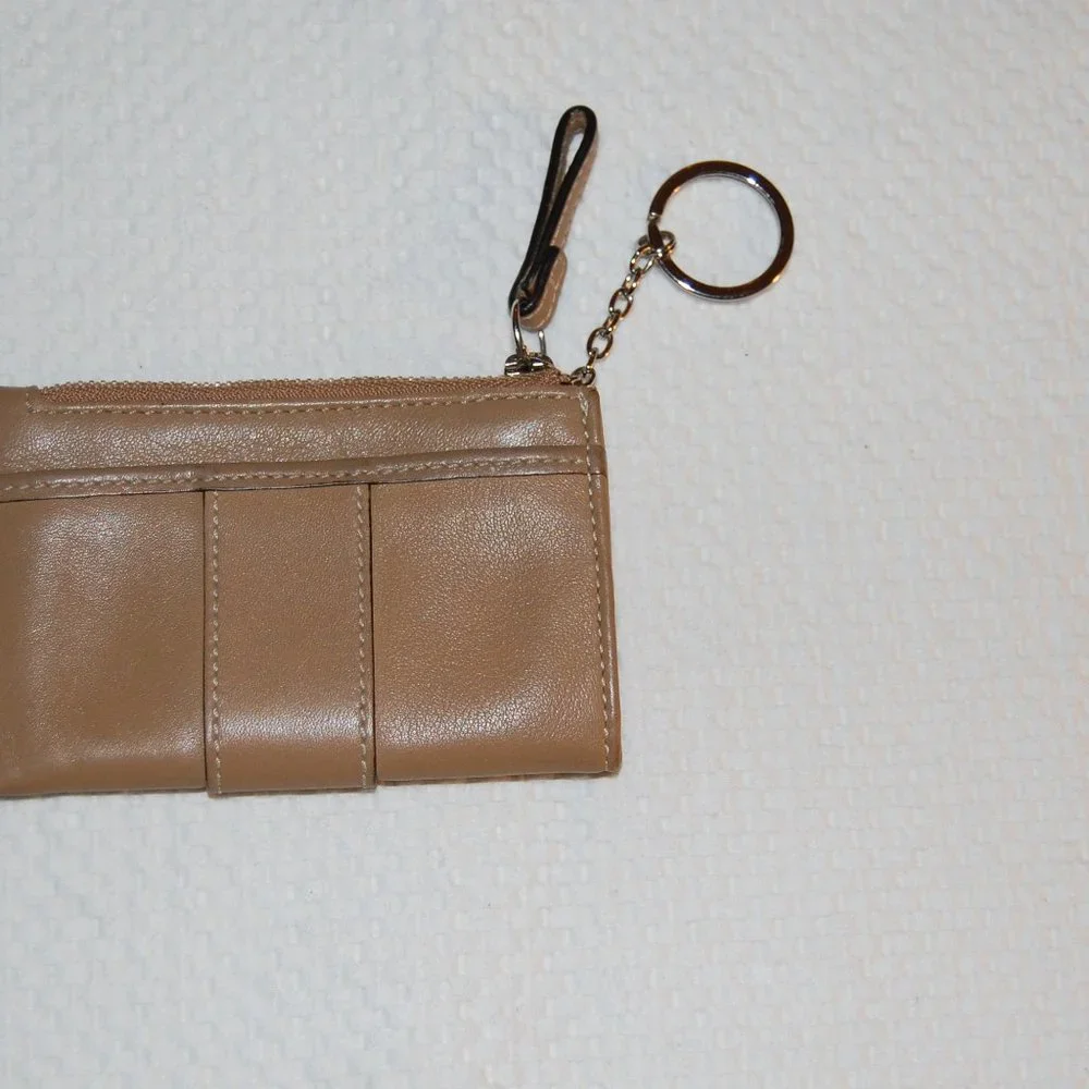 Coach Leatherware Est 1941 Tan W/Top Stitch 4 1/2" x 3" Coin Purse Keychain - Picture 5 of 9
